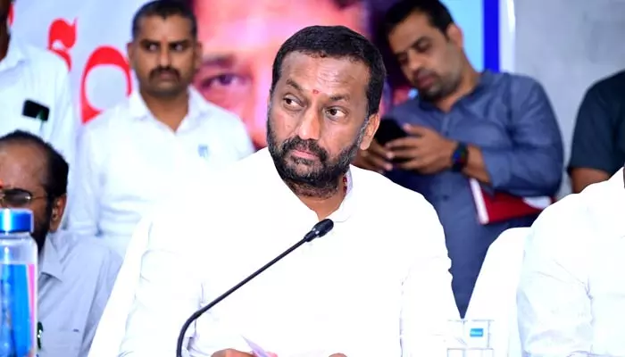 కోనాపూర్ అవినీతిపై ఎంపీ ఆరా