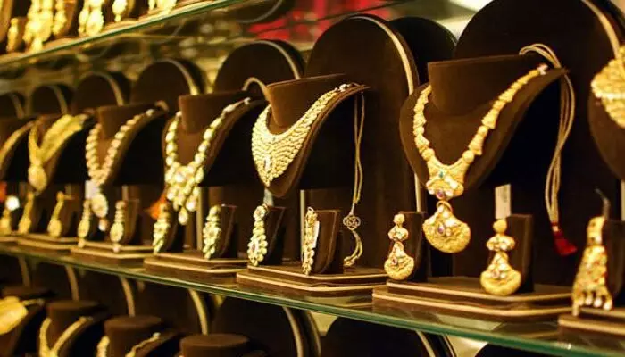 Gold Prices: పరుగులు పెడుతున్న బంగారం ధరలు