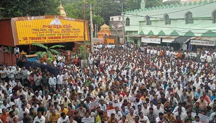 అర్హులైన ఆర్టిజన్లను రెగ్యులరైజ్ చేయాలి డిమాండ్