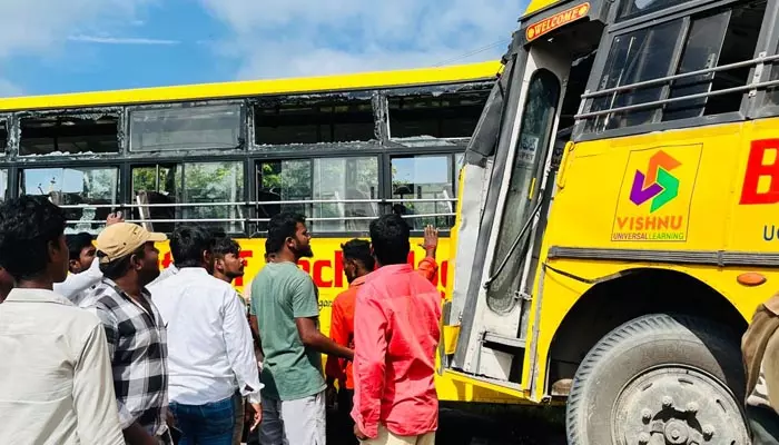 Road Accident: ఘోర రోడ్డు ప్రమాదం.. ఒకరు మృతి, విద్యార్థులకు తీవ్ర గాయాలు