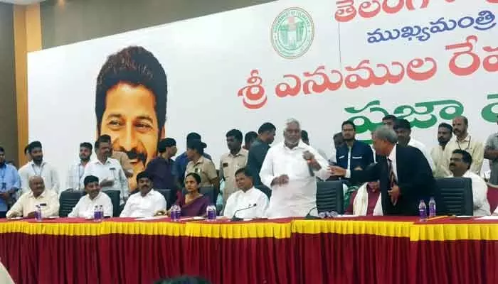 ప్రజా భవన్ లో ప్రవాసి ప్రజావాణి ప్రత్యేక కౌంటర్ ప్రారంభం