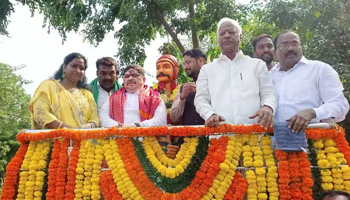 బలహీన వర్గాలకు  ప్రాతినిధ్యం కల్పించే అందుకే  కుల గణన : మంత్రి పొన్నం