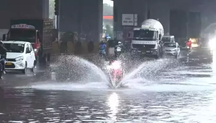 హైదరాబాద్‌లో పలుచోట్ల భారీ వర్షం