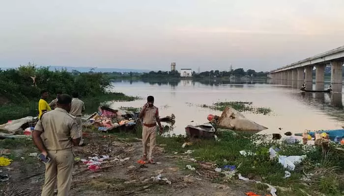 పుణ్య స్నానాలకు వెళ్లి పరలోకానికి ..రెప్పపాటులో విషాదం