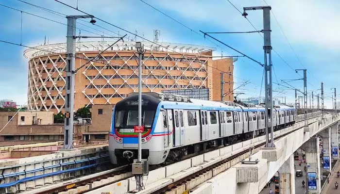 Hyderabad Metro : హైదరాబాద్ మెట్రో ప్రయాణికులకు గుడ్ న్యూస్