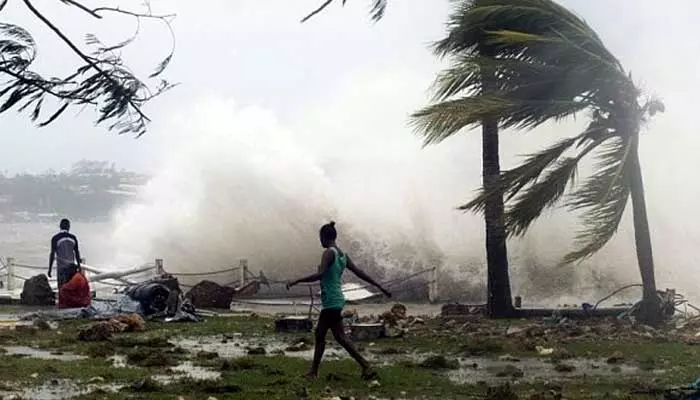 Rain Alert: ఏపీ ప్రజలకు బిగ్ అలర్ట్..రేపు పలు జిల్లాల్లో భారీ వర్షాలు కురిసే అవకాశం