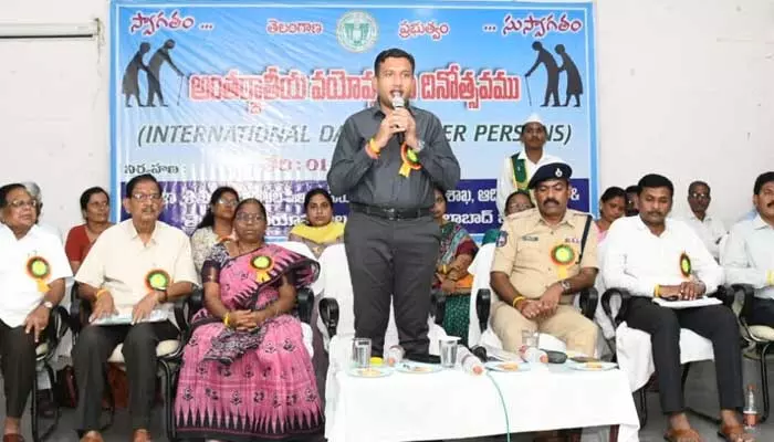 వయో వృద్ధులను కాపాడుకోవలసిన బాధ్యత మనదే : కలెక్టర్ రాజర్షి షా