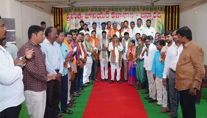 MLA : విద్యార్థులు లక్ష్యం దిశగా అడుగులు వేయాలి