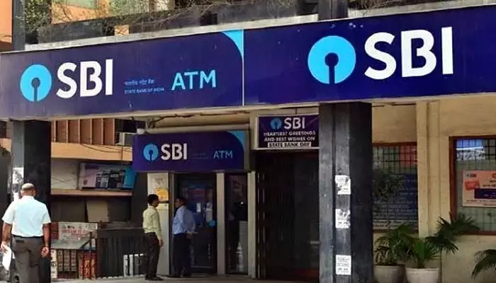 SBI Server Down: దేశవ్యాప్తంగా SBI సర్వర్లు డౌన్.. ఆగిపోయిన వేలాది కంపనీల జీతాలు..!