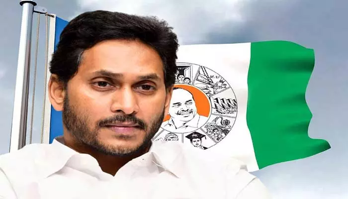 మునిగిపోతున్న వైసీపీ నావ!