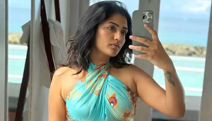 Eesha Rebba:  ఈషా రెబ్బా టెంప్టింగ్ లుక్స్