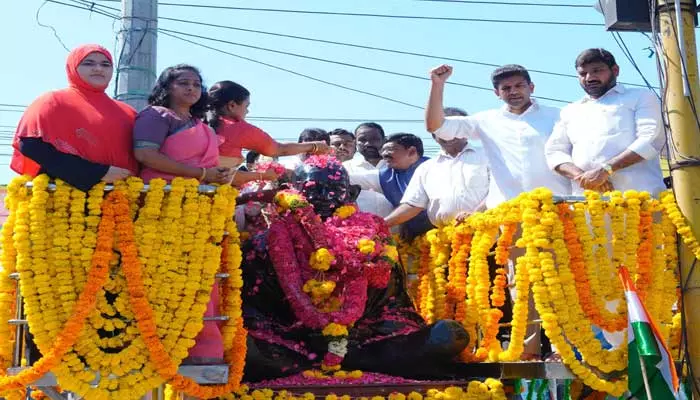 ‘గాంధీజీ మార్గంలో మంచిని ప్రోత్సహిద్దాం’.. బాపూజీకి నివాళులర్పించిన కేంద్రమంత్రి