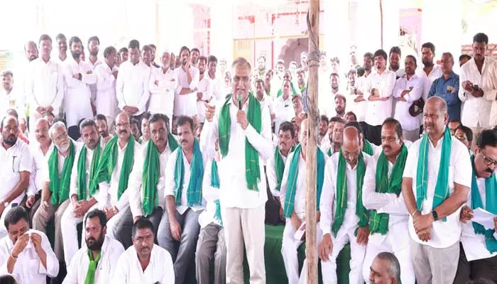 Minister Harish Rao : సాగు భూముల్లో ఫార్మా చిచ్చు పెట్టొద్దు