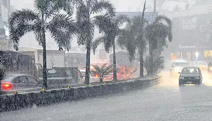 Rain Alert: రాష్ట్రంలో నాలుగు రోజుల పాటు భారీ వర్షాలు.. ఆ జిల్లాలకు ఎల్లో అలర్ట్ జారీ