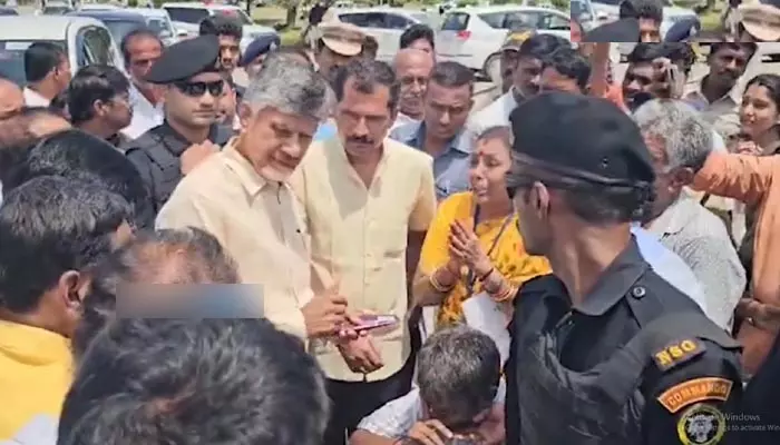 CM Chandrababu: సీఎం చంద్రబాబు ఔదార్యం.. క్యాన్సర్‌ బాధితుడికి రూ.5 లక్షల సాయం