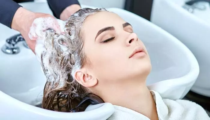 Hair Spa: జుట్టు సమస్యలకు చెక్ పెట్టాలా? ఇంట్లోనే 4 విధాలుగా హెయిర్ స్పా చేసుకోండి!!