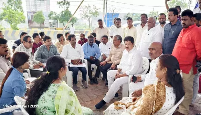 MLA : బతుకమ్మ వేడుకలకు ఏర్పాట్లు చేయాలి