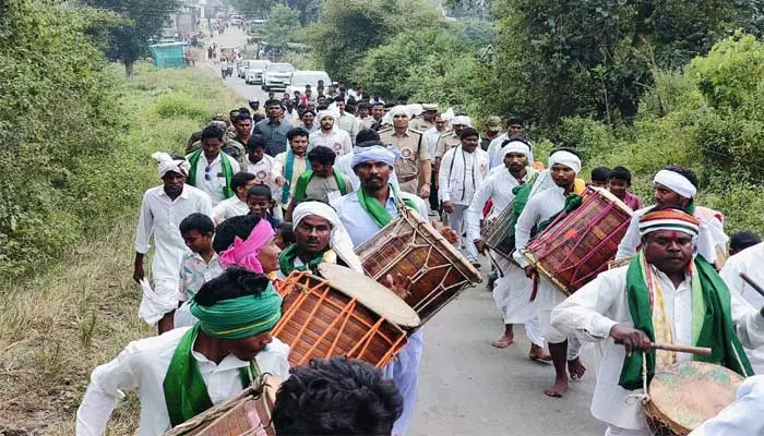 SP : ఆదివాసీ గ్రామాలకు వైద్య సేవలు అందించేందుకే మెగా వైద్య శిబిరం