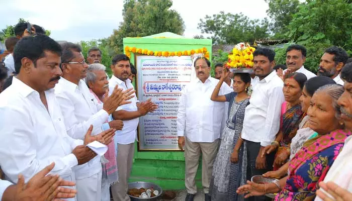 ప్రతి అర్హుడికి ప్రభుత్వ పథకాలు అందేలా చర్యలు.. : మంత్రి తుమ్మల