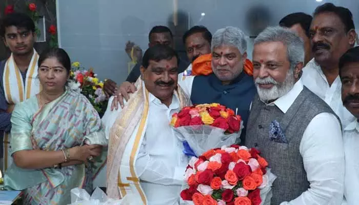 మండలి చీఫ్ విప్ గా పట్నం బాధ్యతలు చేపట్టిన పట్నం మహేందర్ రెడ్డి