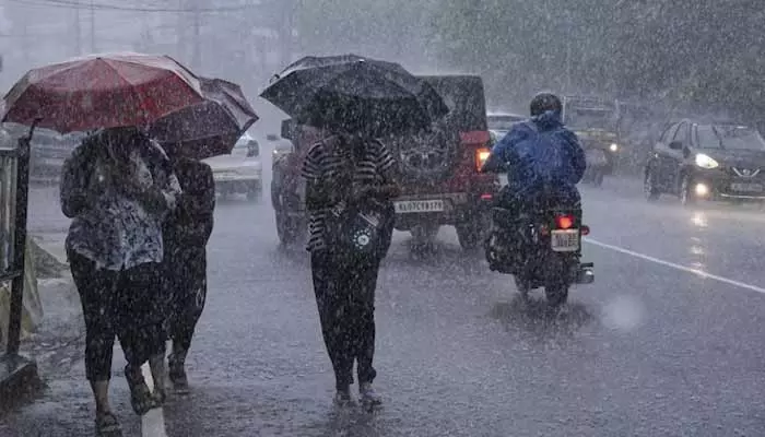 Weather update today : తమిళనాడు, పుదుచ్చేరిలో భారీ వర్షాలు.. 8 జిల్లాకు ఆరెంజ్ అలర్ట్ జారీ