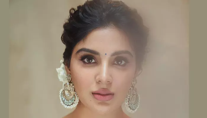 Samyuktha Menon : చీరక‌ట్టులో అందాల జోరు..అందంతో క‌ట్టిప‌డేసిన‌ సంయుక్త