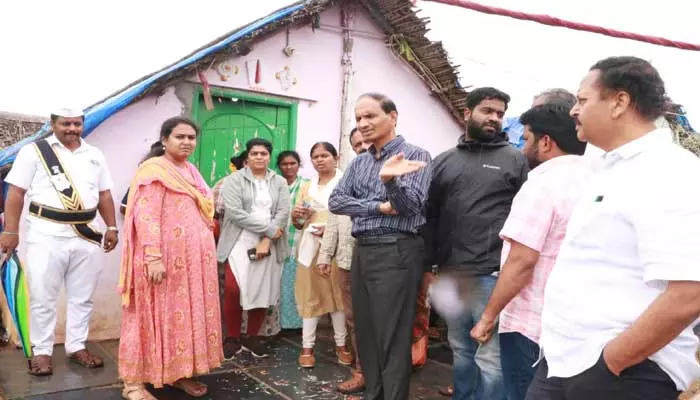 Heavy Rains Effect:లోతట్టు ప్రాంతాల ప్రజలు పునరావాస కేంద్రాలకు తరలింపు