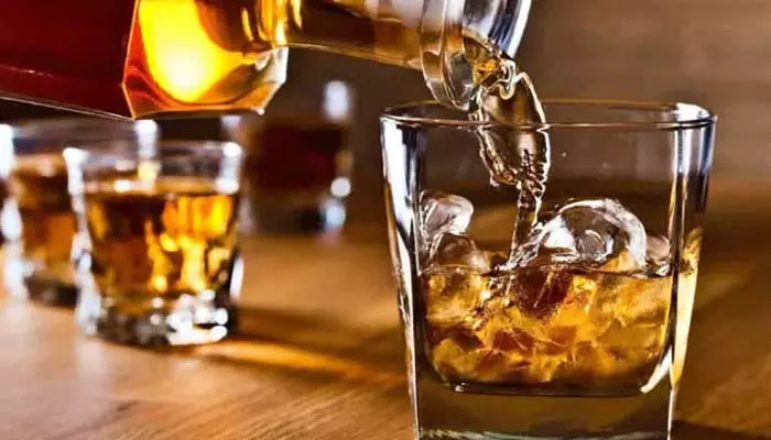 Liquor prices:మందుబాబులకు బిగ్ షాక్.. పెరగనున్న మద్యం ధరలు?