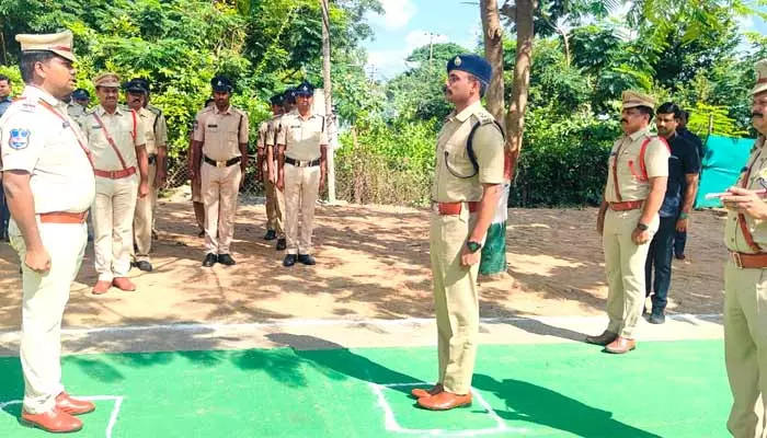 పోలీస్ శాఖపై విశ్వసనీయత పెంచాలి