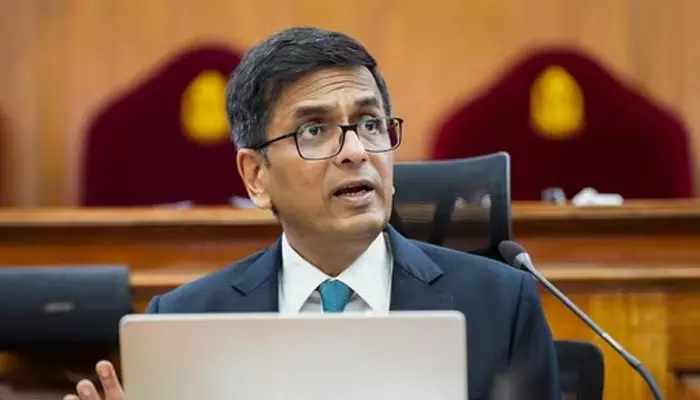 Chandrachud: సుప్రీంకోర్టును ప్రతిపక్షంగా భావించొద్దు.. సీజేఐ చంద్రచూడ్ కీలక వ్యాఖ్యలు