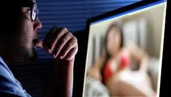 Sex & Science : ఫోన్ సెక్స్ అలవాటు నుంచి ఎలా బయటపడాలి..?