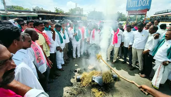 Rythu Bharosa : రైతు భరోసాపై బీఆర్‌ఎస్‌ పోరుబాట.. రాష్ట్ర వ్యాప్తంగా నిరసనలు, రాస్తారోకోలు