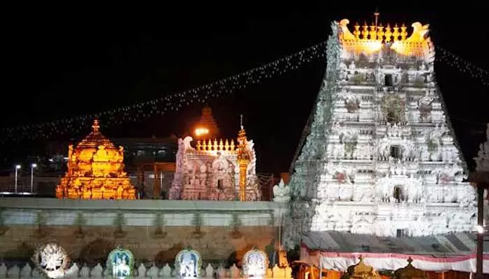 Tirumala Samacharam: తిరుమలలో భక్తుల రద్దీ సాధారణం.. శ్రీవారి దర్శనానికి ఎంత సమయం పడుతోందంటే?