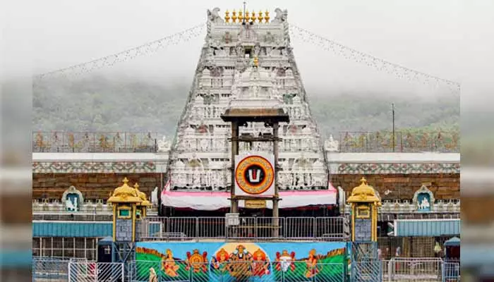 Tirumala Samacharam: తిరుమలలో భారీగా తగ్గిన భక్తుల రద్దీ.. ప్రధాన కారణం అదే?