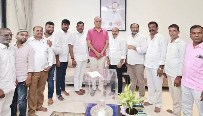 పార్టీలో నూతన ఉత్సాహంతో పని చేయండి : హరీష్ రావు