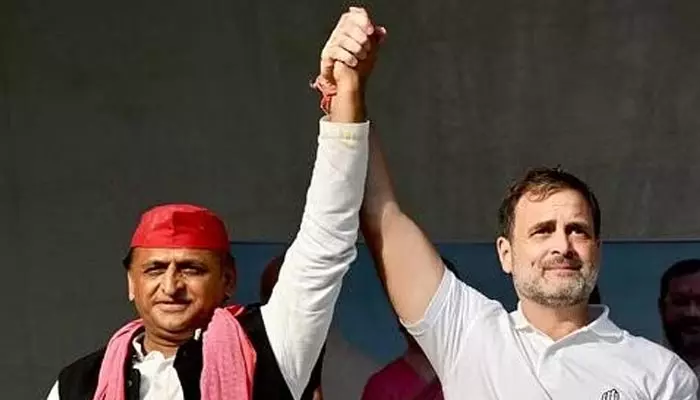 Akhilesh Yadav: రాజ్యాంగాన్ని రక్షించేందుకే కాంగ్రెస్, ఎస్పీ పోరు.. అఖిలేష్ యాదవ్