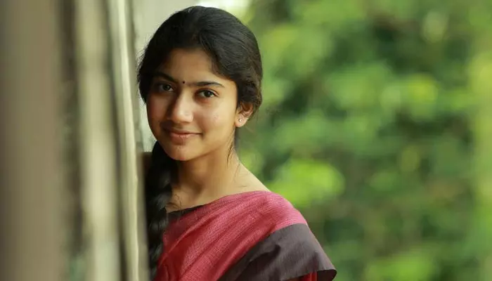 Sai Pallavi: నేచురల్ బ్యూటీ సాయి పల్లవి కీలక వ్యాఖ్యలు..!!