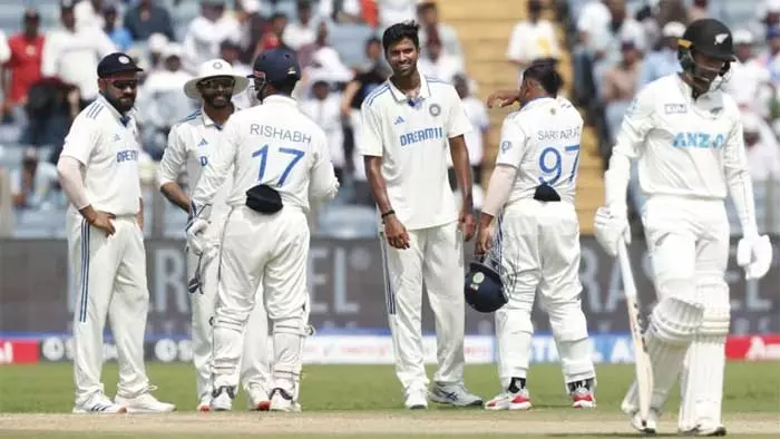 IND vs NZ 2nd Test : రెండో రోజు ముగిసిన ఆట...భారీ ఆధిక్యం దిశగా కివీస్