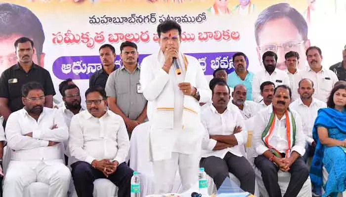 Sridhar Babu: విద్యార్థుల భవిష్యత్తును తీర్చిదిద్దడమే మా బాధ్యత