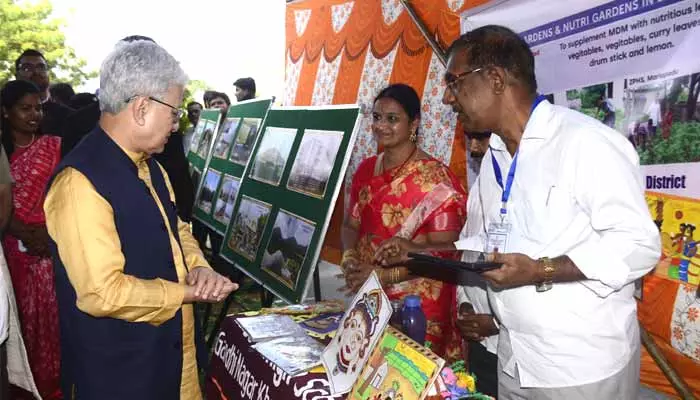 photo exhibition : కలెక్టరేట్​లో ఆకట్టుకున్న ఫొటో ఎగ్జిబిషన్, స్టాల్స్