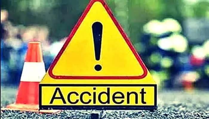 Accident : ఆర్టీసీ బస్సు టైర్ల కిందపడి వ్యక్తి దుర్మరణం