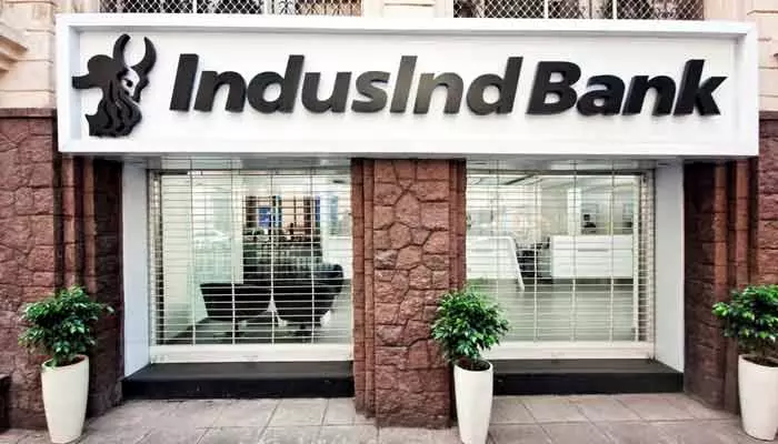 IndusInd Bank: కుప్పకూలిన ఇండస్‌ఇండ్ బ్యాంక్ స్టాక్స్.. ఒక్కరోజే 19 శాతం క్రాష్..!