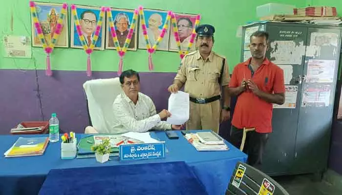 case registered : నాటు సారా విక్రయిస్తున్న వ్యక్తి పై కేసు నమోదు