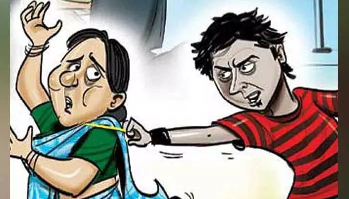 Chain Snatching : నిజామాబాద్ నగరంలో మరో చైన్ స్నాచింగ్..