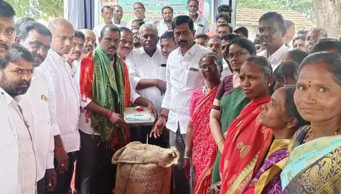 MLA Madhusudan Reddy : 48 గంటల్లో రైతుల ఖాతాల్లో డబ్బులు