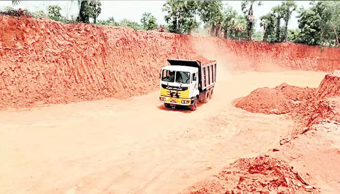 illegal soil transport : మట్టి రవాణాకు అడ్డేది ?