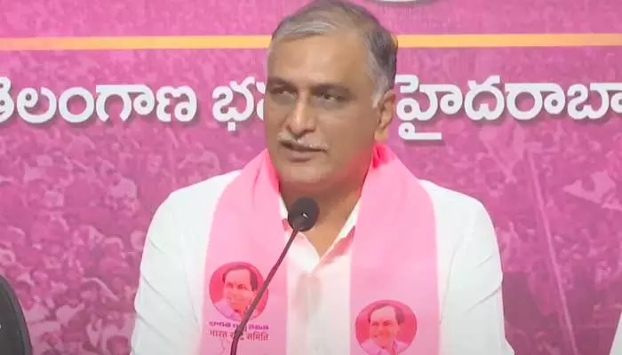 Harish Rao: పత్తి రైతులను ప్రభుత్వం కష్టాలు పెడుతోంది.. మాజీ మంత్రి హరీష్‌రావు ఫైర్