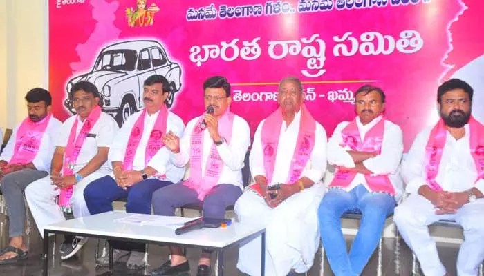 MLC Madhusudan : కేటీఆర్ ను ఎదుర్కోలేక కాంగ్రెస్ బీజేపీ కలిసి రాజకీయ నాటకాలు