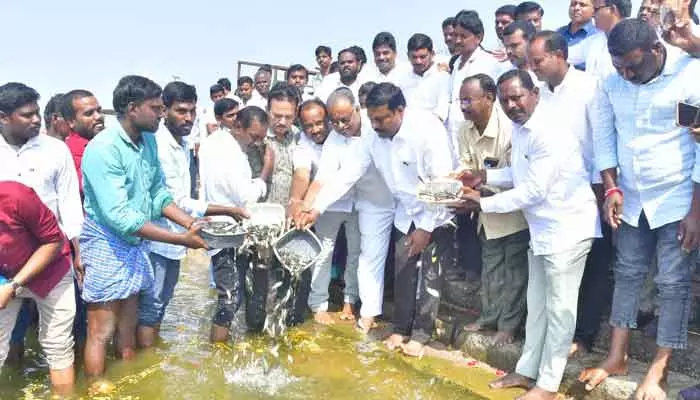 Nirmal MLA : సకాలంలో ధాన్యం డబ్బులు  అందించాలి