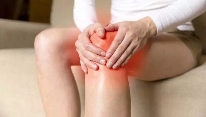 Joint pains : చలికాలంలో కీళ్లనొప్పులా..? నివారణ కోసం నిపుణుల సూచనలివే..